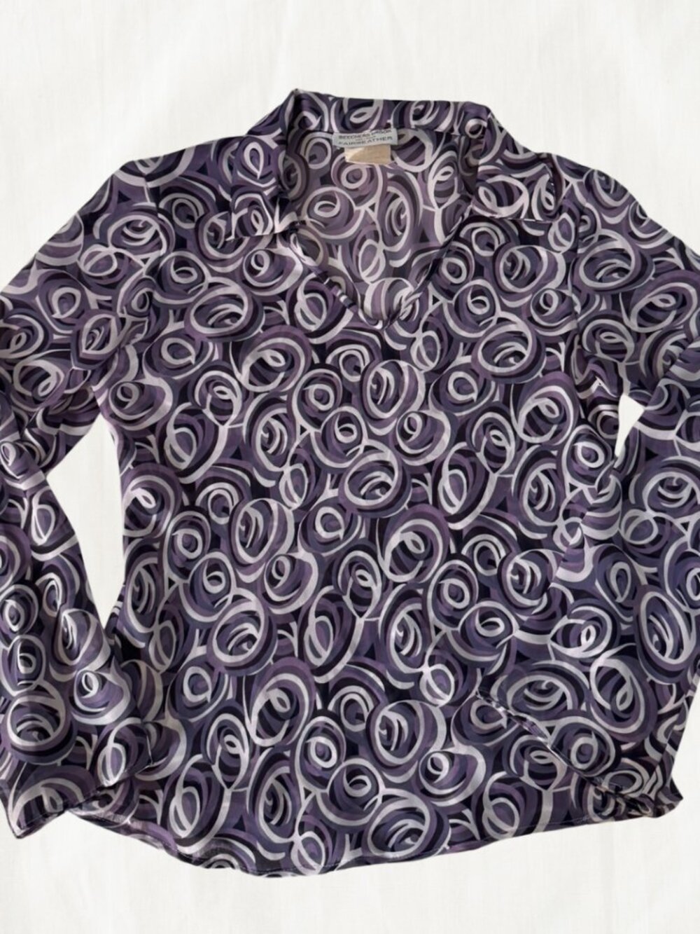 BEECHERS BROOK FOR FAIRWEATHER: V Neck Sheer Swirl Pattern Blouse